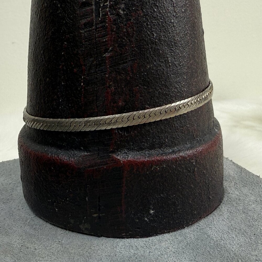 Silver Tone Herringbone Chain Bracelet 7.5"